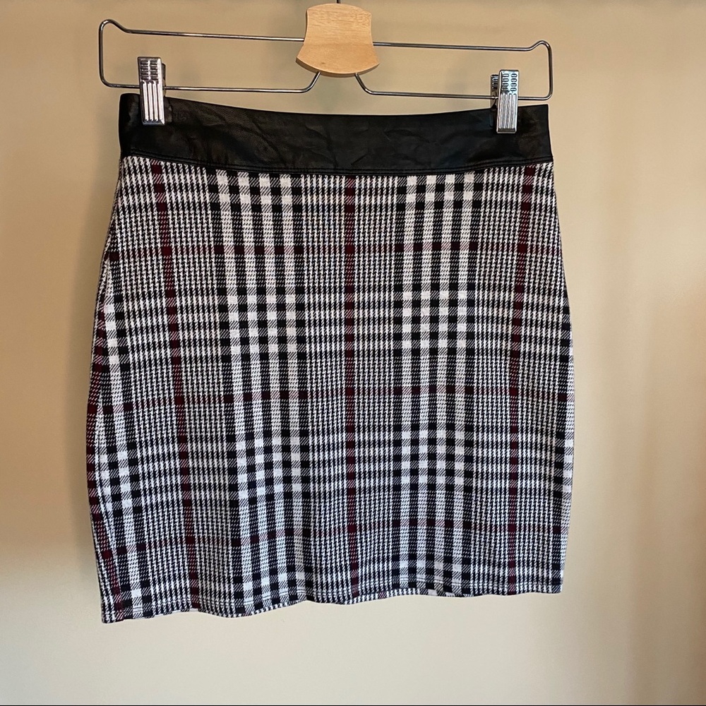 Abercrombie and Fitch Plaid Pencil Skirt